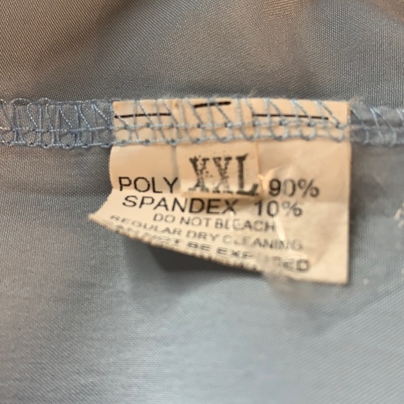 SLEEVELESS TOP BUNDLE (3) - Picture 10 of 11